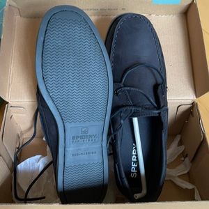 Sperry top sider, big boys size 7, never worn. Black lace up